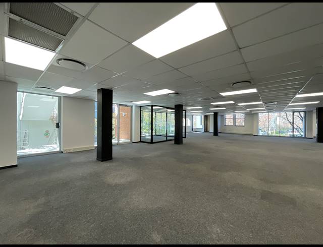 369M² OFFICE TO LET IN BRYANSTON